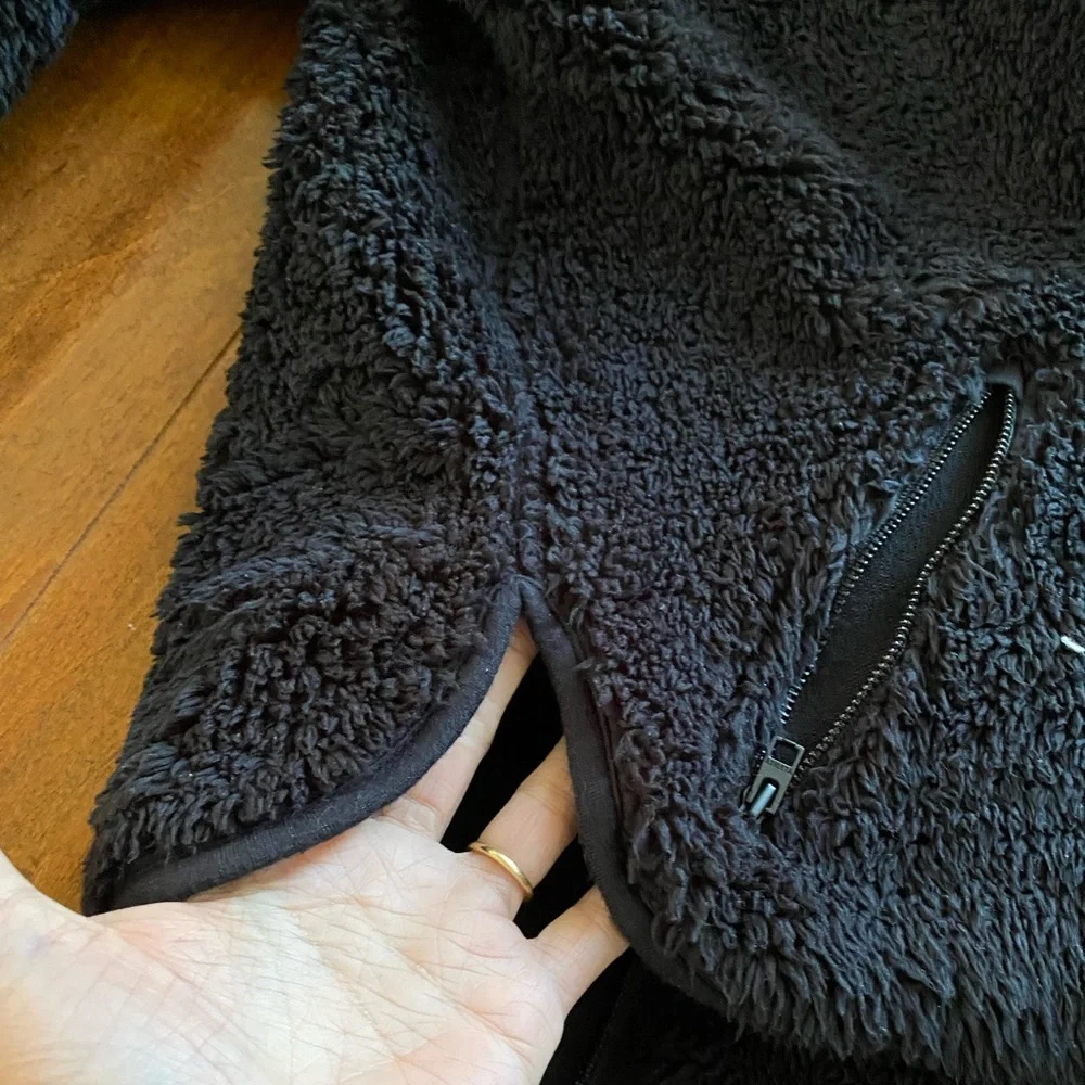 Athleta Black Sherpa Reversible Hoodie Jacket Sz S - Picture 9 of 10